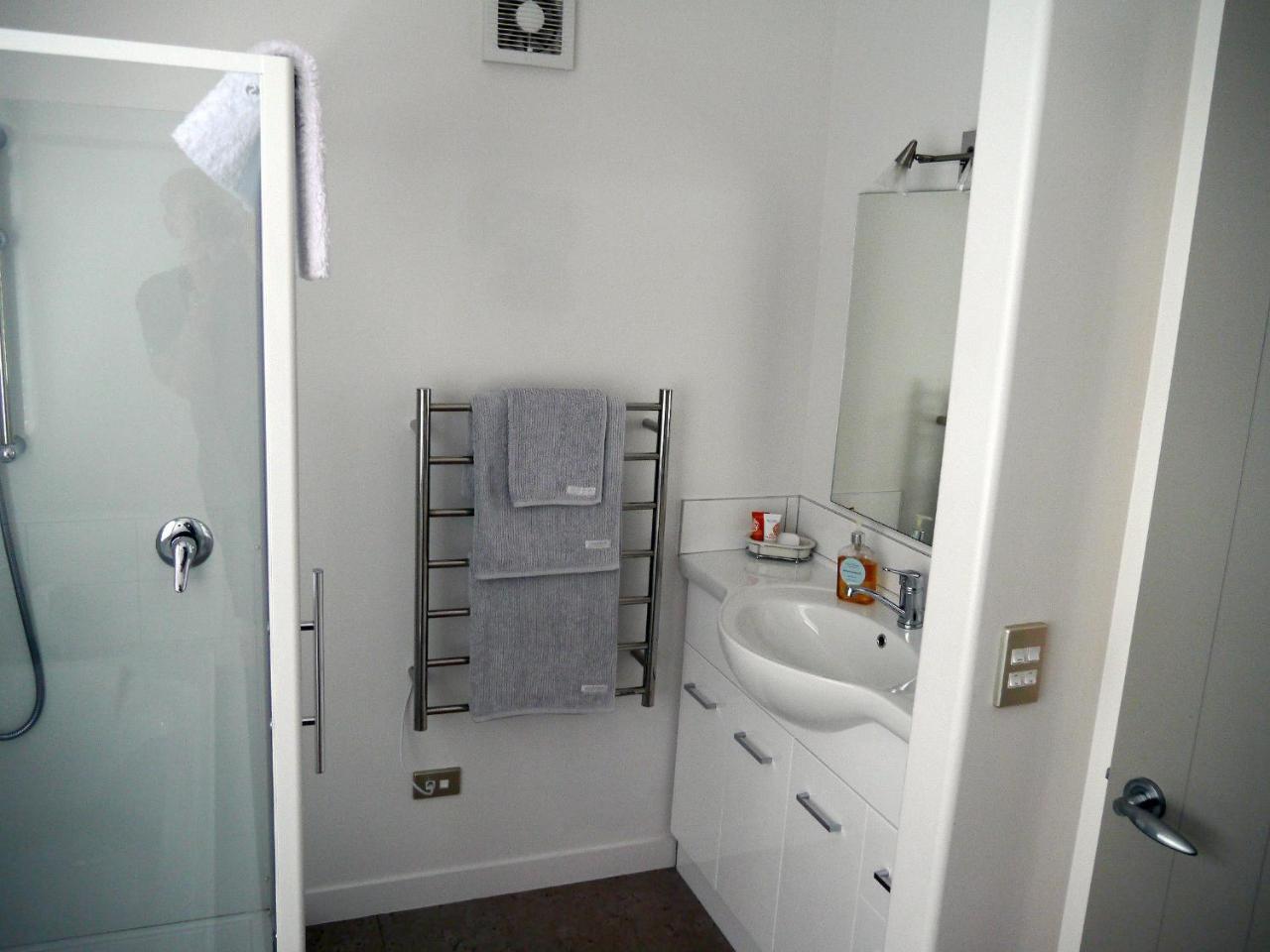 Kereru Cottage Russell - James Cook Apartment Exterior foto